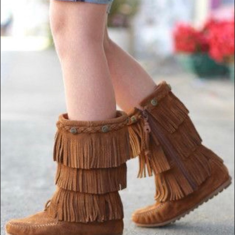 Moccasin boots